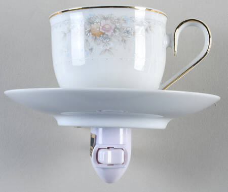 Waynesboro 4 3/8"-4 5/8" Night Light/Cup & Saucer HC