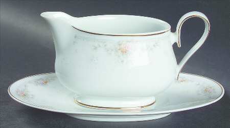 Waynesboro Gravy Boat & Underplate (Relish/Butter)