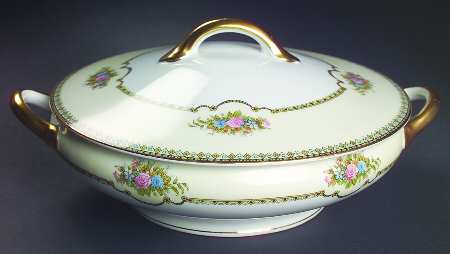 Wellsdale Round Covered Vegetable