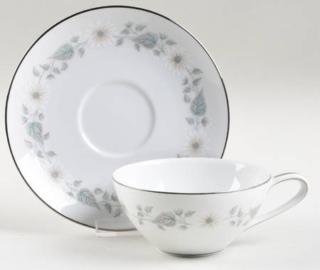 Wellesley Flat Cup & Saucer Set