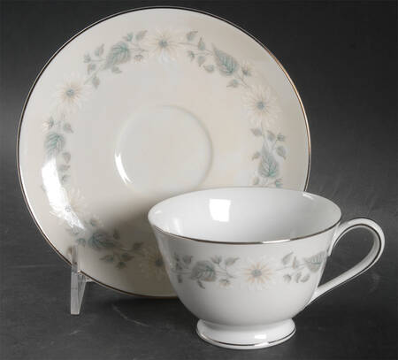 Wellesley Footed Cup & Saucer Set