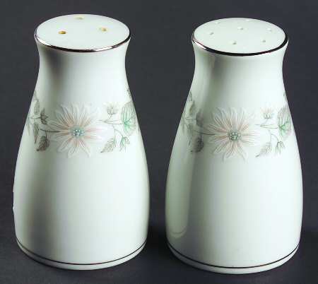 Wellesley Salt & Pepper Set