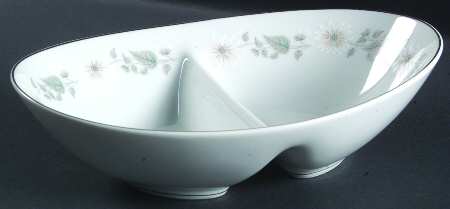 Wellesley 10" Oval Divided Vegetable Bowl