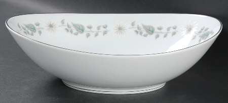 Wellesley 10" Oval Vegetable Bowl