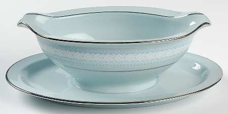 Wedding Veil Gravy Boat with Attached Underplate