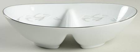 Wheatlane 10" Oval Divided Vegetable Bowl
