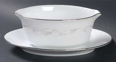 Wheatlane Gravy Boat with Attached Underplate