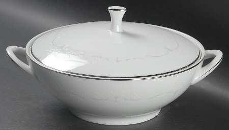 Whitebrook Round Covered Vegetable