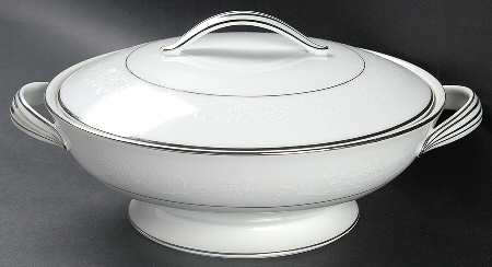 Whitehall Round Covered Vegetable