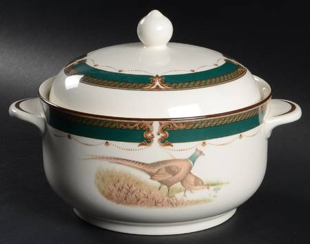 Wicklow Green 2 Qt Round Covered Casserole