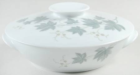 Wild Ivy 1.75 Qt Round Covered Casserole