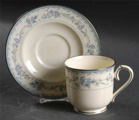 Williamston Footed Cup & Saucer Set