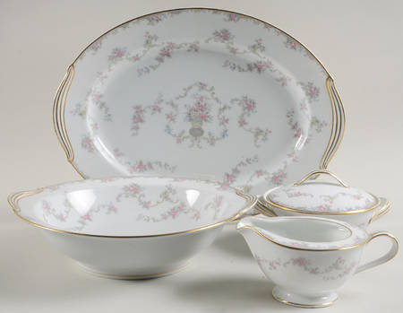 Windsor 5 Piece Hostess Set