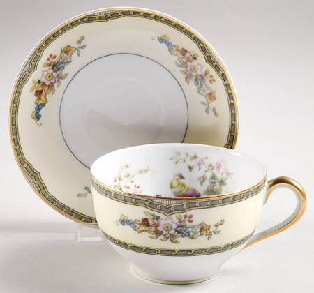 Windsor Oversized Cup & Saucer Set