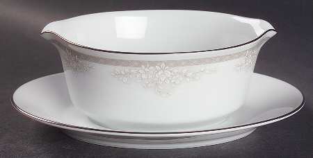 Windham Gravy Boat with Attached Underplate