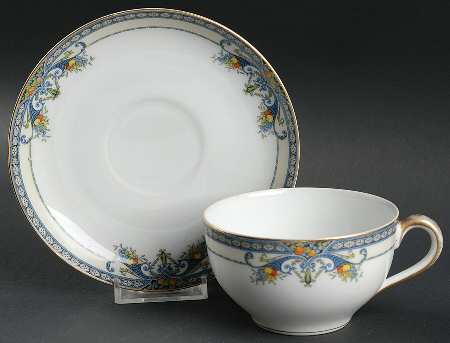 Winona Oversized Cup & Saucer Set