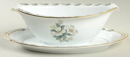 Winslow Gravy Boat with Attached Underplate