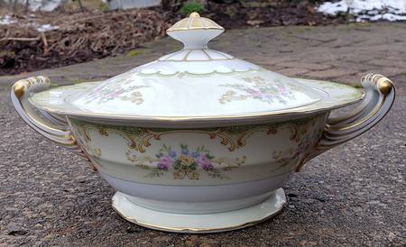 Winton Round Covered Vegetable