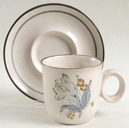 Winterrose Flat Cup & Saucer Set