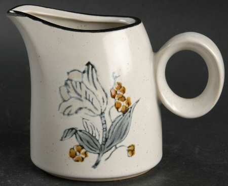 Winterrose Creamer