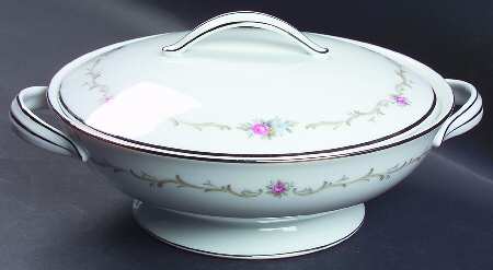 Winthrop Round Covered Vegetable