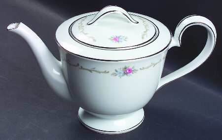 Winthrop Teapot & Lid
