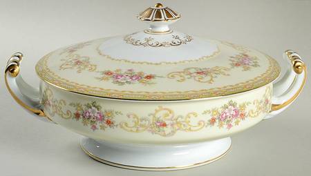 Winthrop Round Covered Vegetable