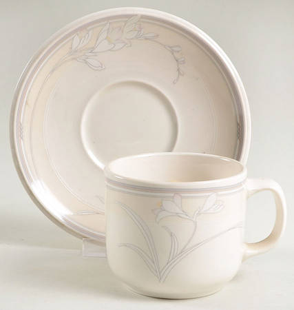 Winter Park Flat Cup & Saucer Set