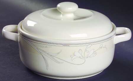 Winter Park 1.25 Qt Round Covered Casserole