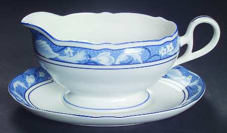 Winter Whites Gravy Boat & Underplate