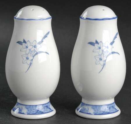 Winter Whites Salt & Pepper Set