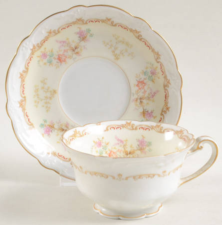 Woodbine Footed Cup & Saucer Set