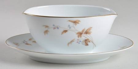Woodland Gravy Boat with Attached Underplate