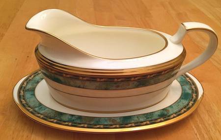 Woodlawn Gravy Boat & Underplate (Relish/Butter)