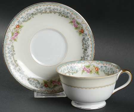 Woodmere (662) Footed Cup & Saucer Set