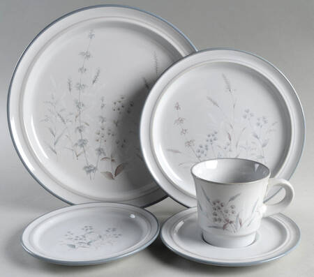 Woodstock 40 Piece Estate Set