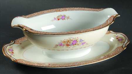 Wrocklage Gravy Boat with Attached Underplate
