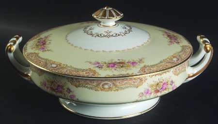 Wrocklage Round Covered Vegetable