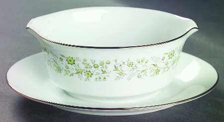 Wynwood Gravy Boat with Attached Underplate
