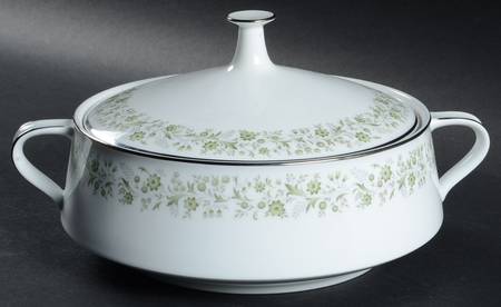 Wynwood Round Covered Vegetable
