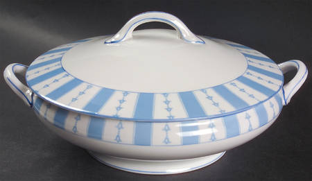 The Yale Round Covered Vegetable