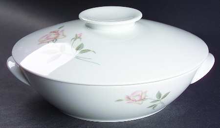 Young Love 1.75 Qt Round Covered Casserole