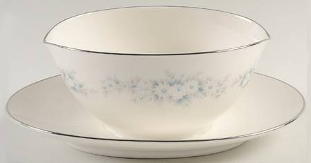 Yorkdale Gravy Boat with Attached Underplate