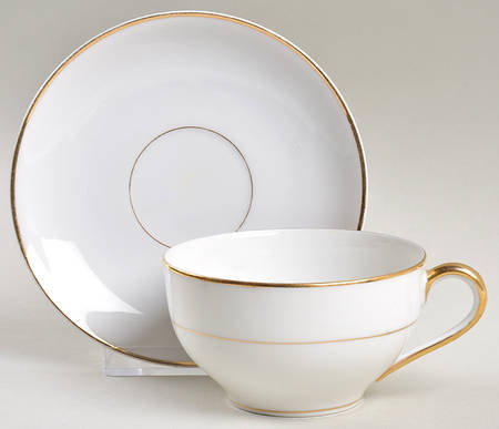 The Yukon (Gold Trim & Verge) Flat Cup & Saucer Set