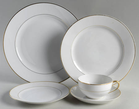 The Yukon (Gold Trim & Verge) 5 Piece Place Setting