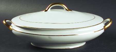 The Yukon (Gold Trim & Verge) Oval Covered Vegetable