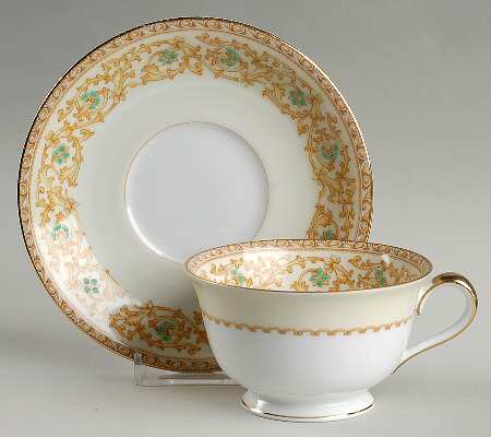 Yvonne Footed Cup & Saucer Set