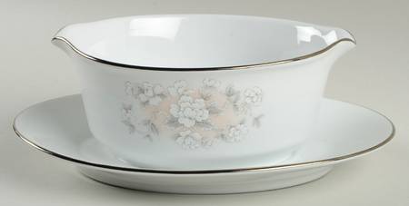 Zanzibar Gravy Boat with Attached Underplate