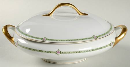 Brisbane Round Covered Vegetable by Nagoya Shokai