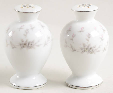 Queen Anne Salt & Pepper Set